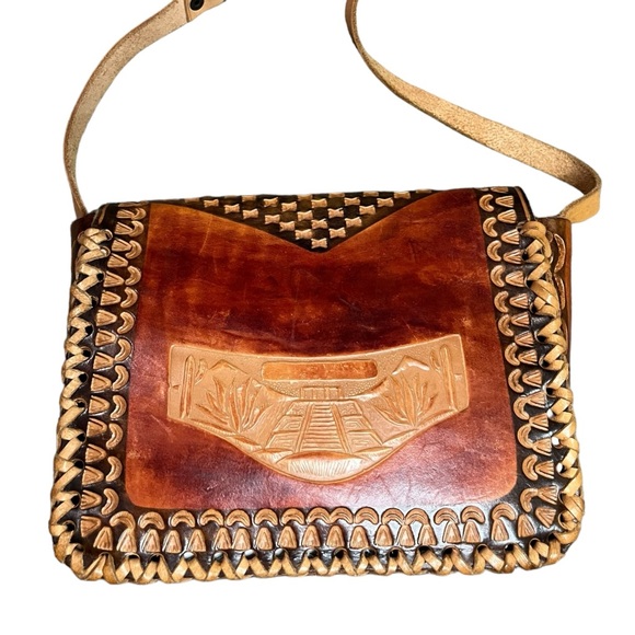 Vintage Mexican Hand Tooled Leather Crossbody Bag - Picture 7 of 11